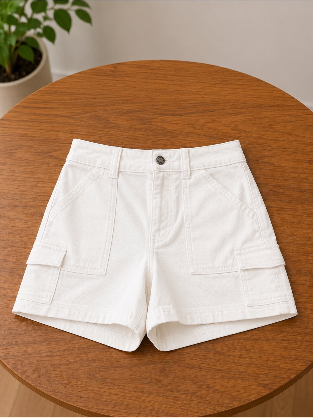 Hollister White High-Waist Utility Cargo Shorts